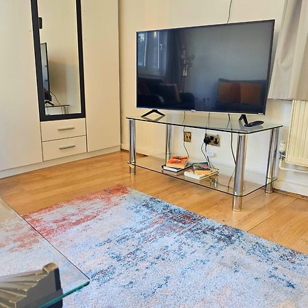 Bright & Spacious Home In Building With Lift, Right Next To Bayswater Station - Walk To Kensington Palace, Hyde Park, Little Venice & Notting Hill لندن المظهر الخارجي الصورة