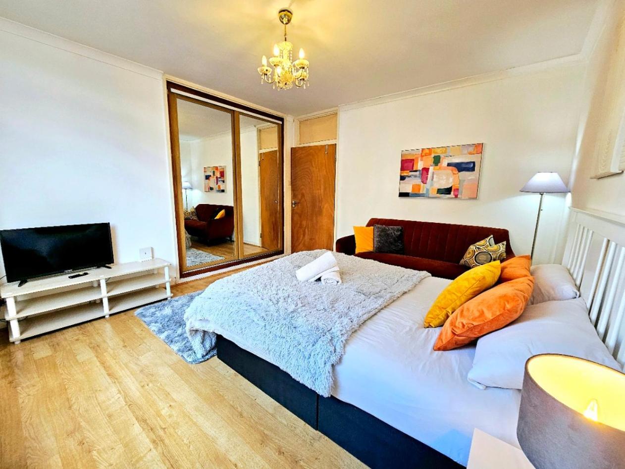 Bright & Spacious Home In Building With Lift, Right Next To Bayswater Station - Walk To Kensington Palace, Hyde Park, Little Venice & Notting Hill لندن المظهر الخارجي الصورة
