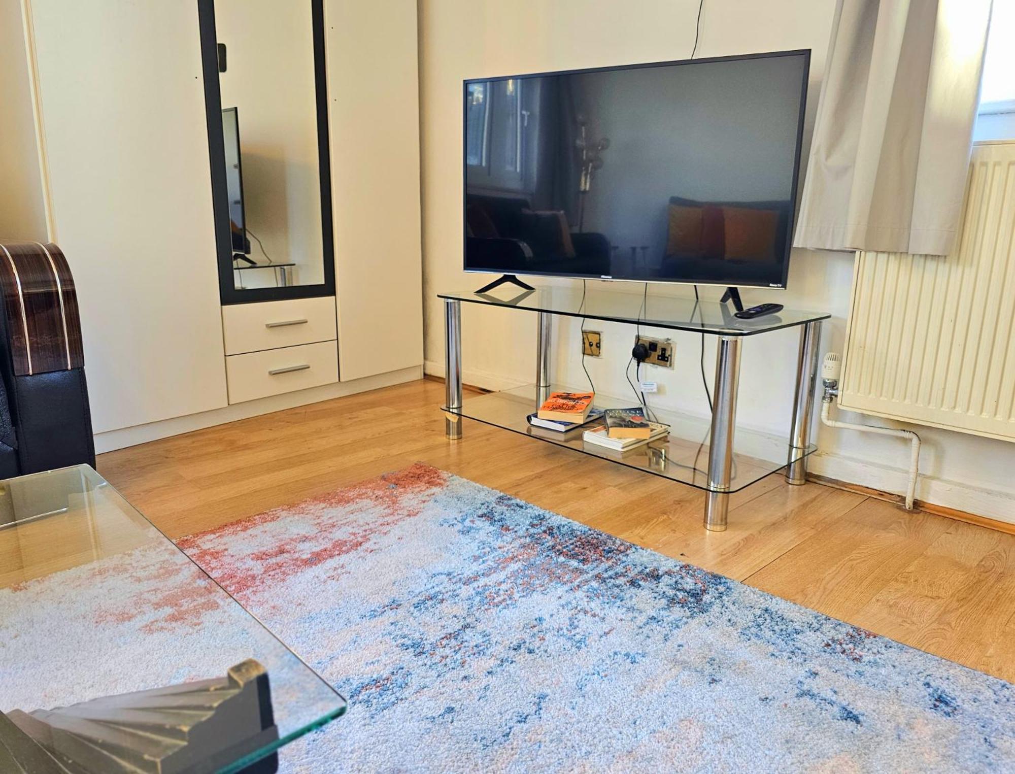 Bright & Spacious Home In Building With Lift, Right Next To Bayswater Station - Walk To Kensington Palace, Hyde Park, Little Venice & Notting Hill لندن المظهر الخارجي الصورة